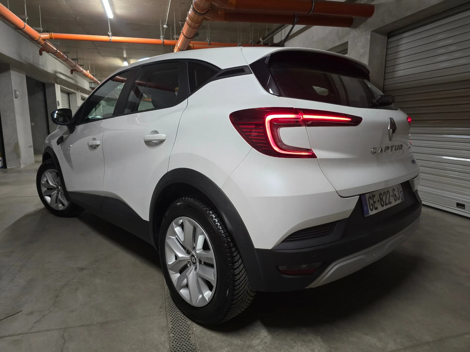 Renault Captur 1.6* ХИБРИД* NAVI* LED, снимка 4 - Автомобили и джипове - 54455286
