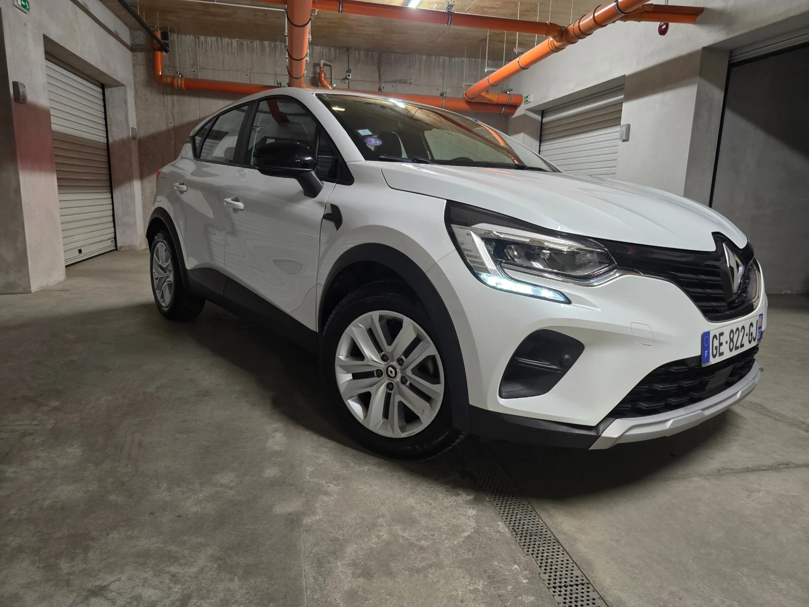 Renault Captur 1.6* ХИБРИД* NAVI* LED, снимка 2 - Автомобили и джипове - 54455286