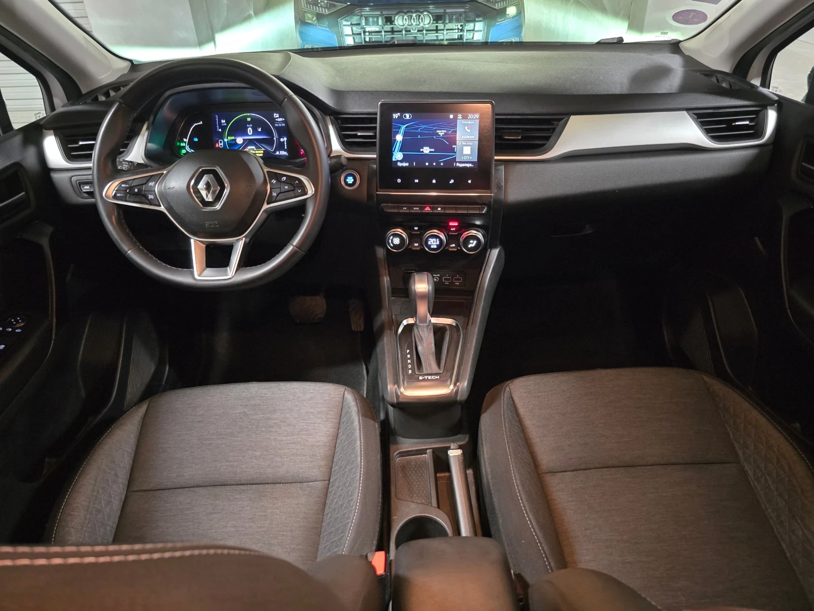 Renault Captur 1.6* ХИБРИД* NAVI* LED, снимка 16 - Автомобили и джипове - 54455286