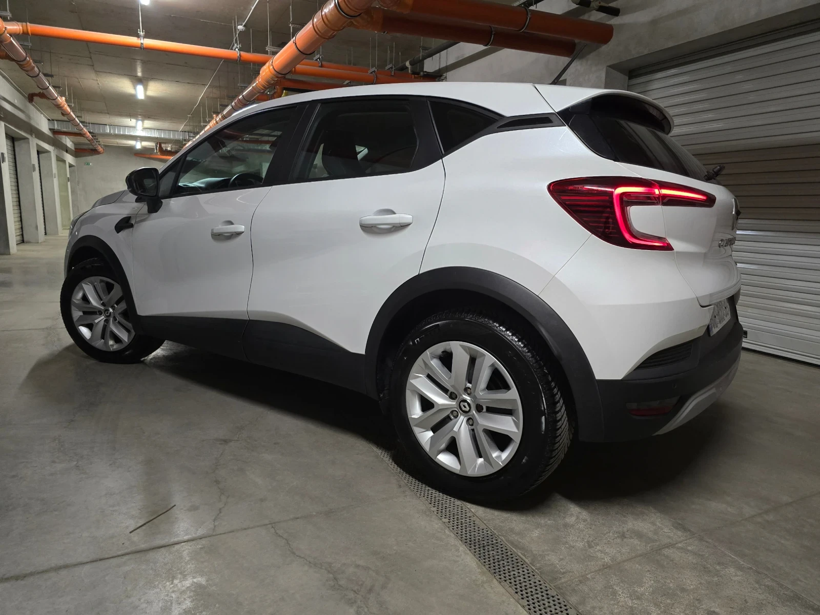 Renault Captur 1.6* ХИБРИД* NAVI* LED, снимка 3 - Автомобили и джипове - 54455286