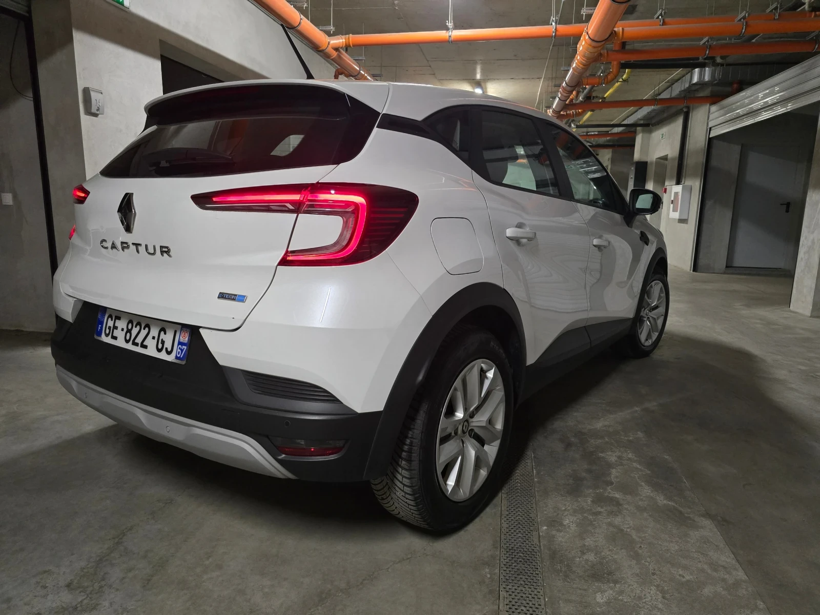 Renault Captur 1.6* ХИБРИД* NAVI* LED, снимка 6 - Автомобили и джипове - 54455286