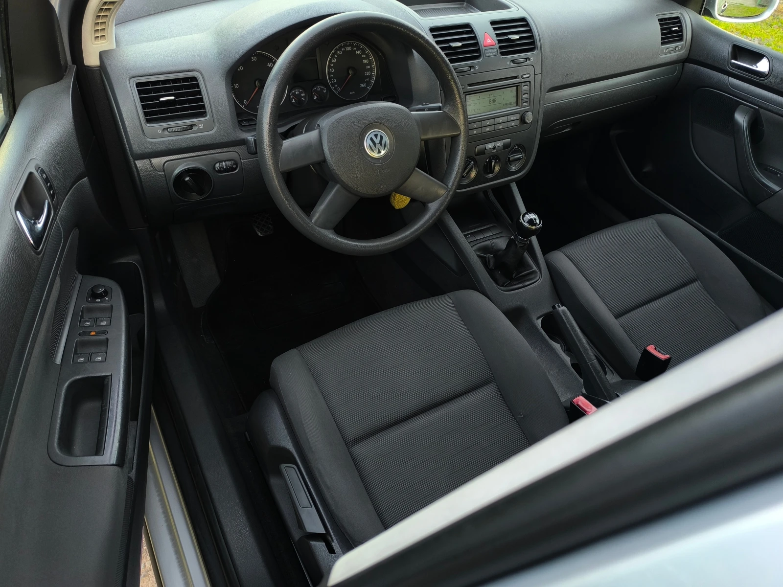 VW Golf -1.9TDI-105кс-КЛИМАТИК-ОТЛИЧЕН !!!, снимка 10 - Автомобили и джипове - 54727144