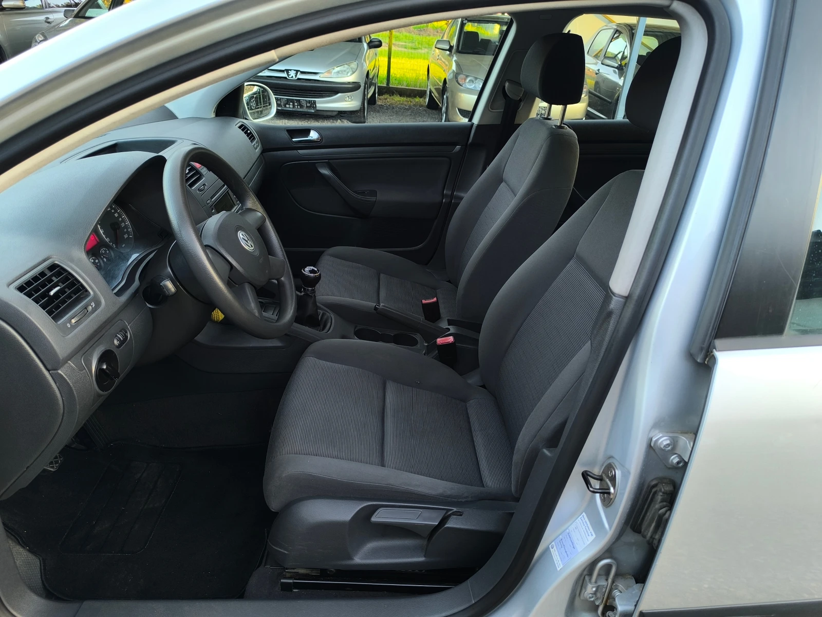 VW Golf -1.9TDI-105кс-КЛИМАТИК-ОТЛИЧЕН !!!, снимка 9 - Автомобили и джипове - 54727144
