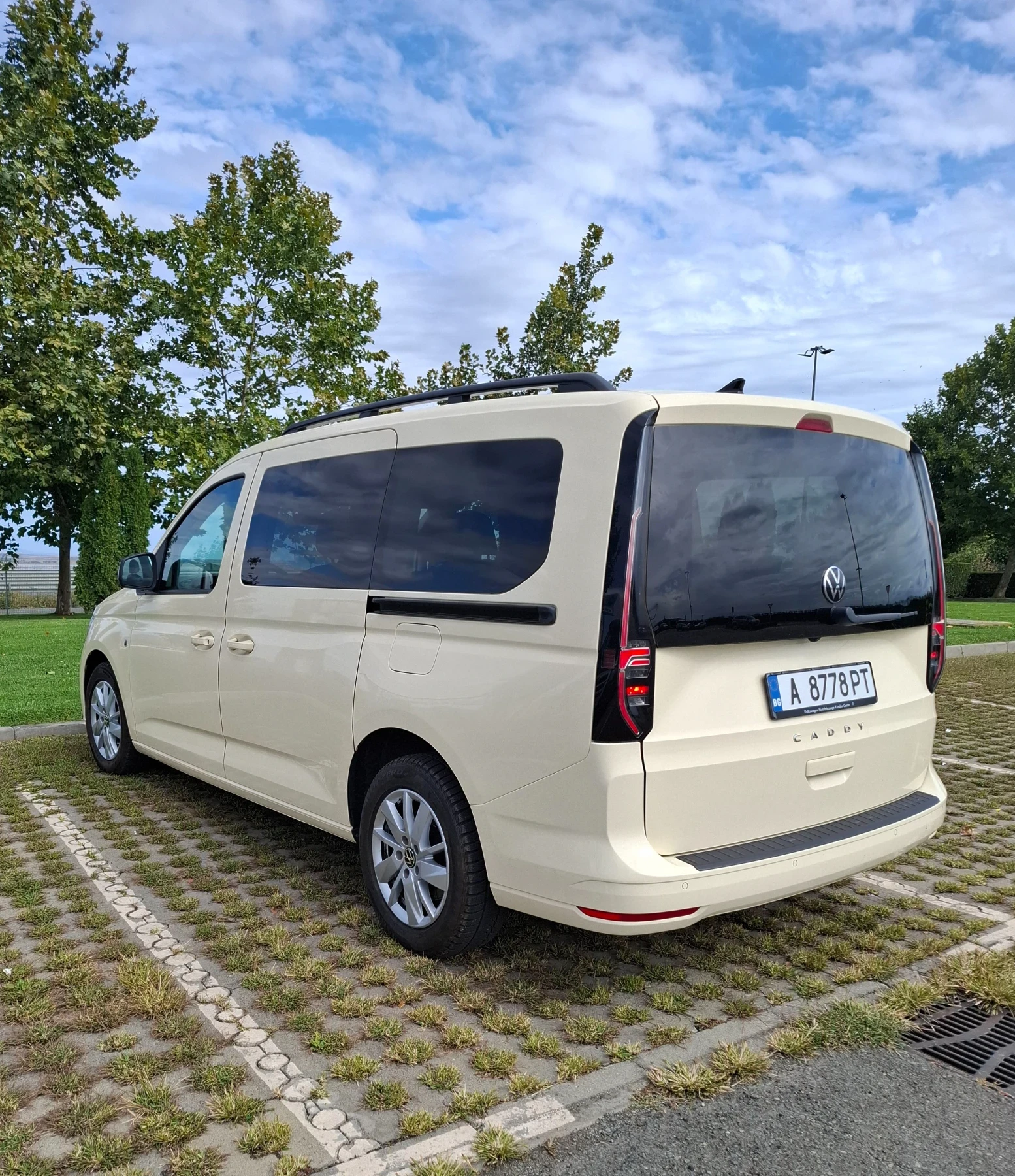 VW Caddy Maxi 2.0 D  6+ 1, снимка 13 - Автомобили и джипове - 55536551