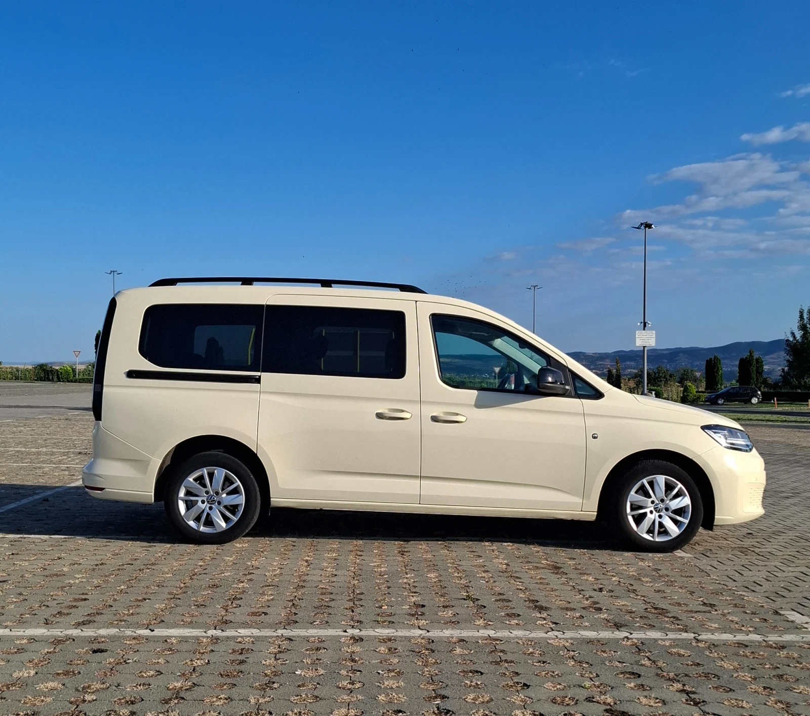 VW Caddy Maxi 2.0 D  6+ 1, снимка 5 - Автомобили и джипове - 55536551