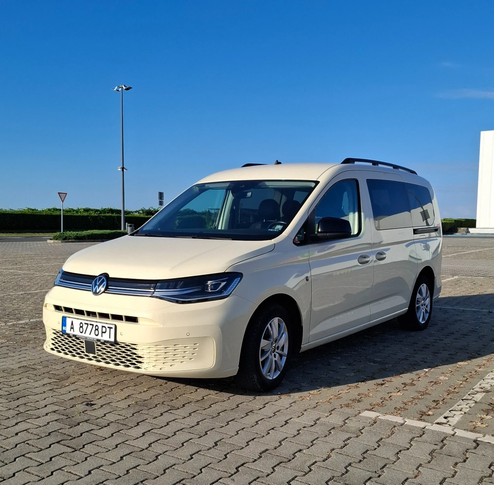 VW Caddy Maxi 2.0 D  6+ 1, снимка 3 - Автомобили и джипове - 55536551