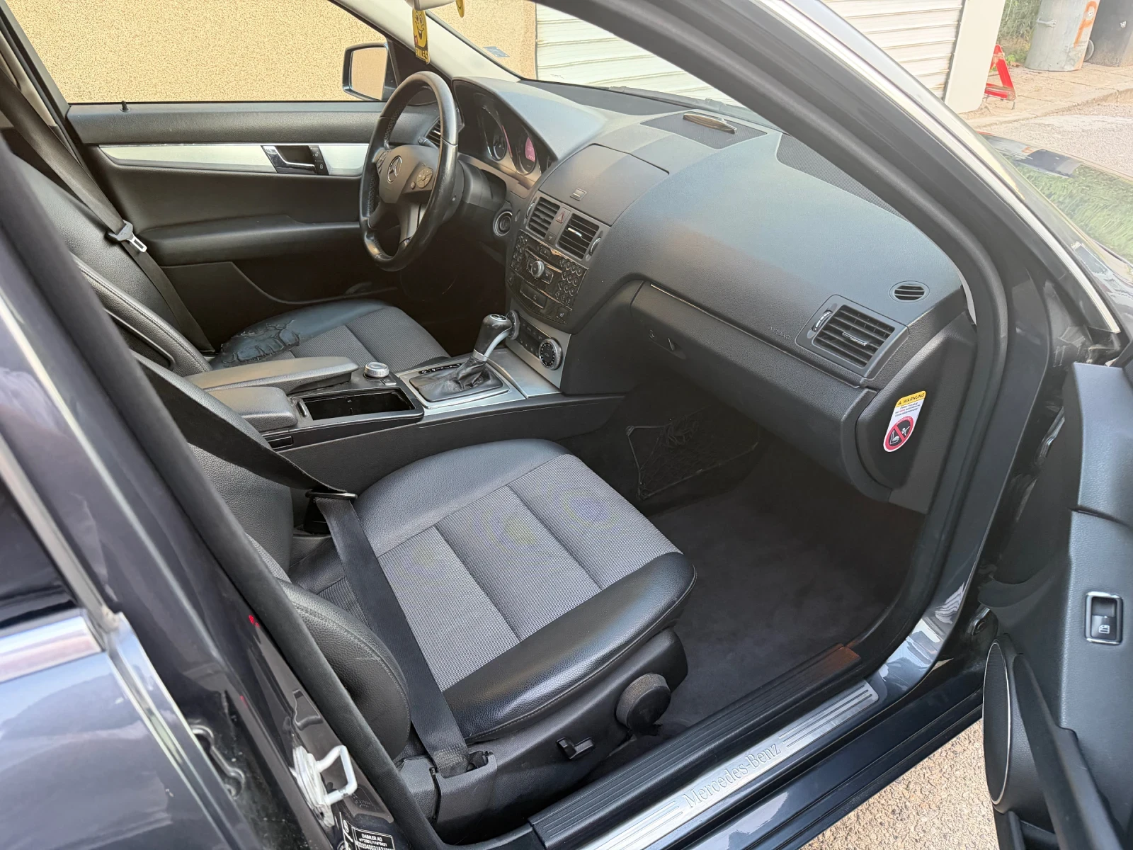 Mercedes-Benz C 250 Автомат шибидах навигация, снимка 13 - Автомобили и джипове - 55853208