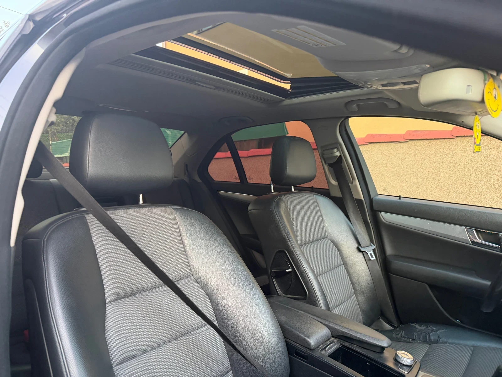 Mercedes-Benz C 250 Автомат шибидах навигация, снимка 14 - Автомобили и джипове - 55853208