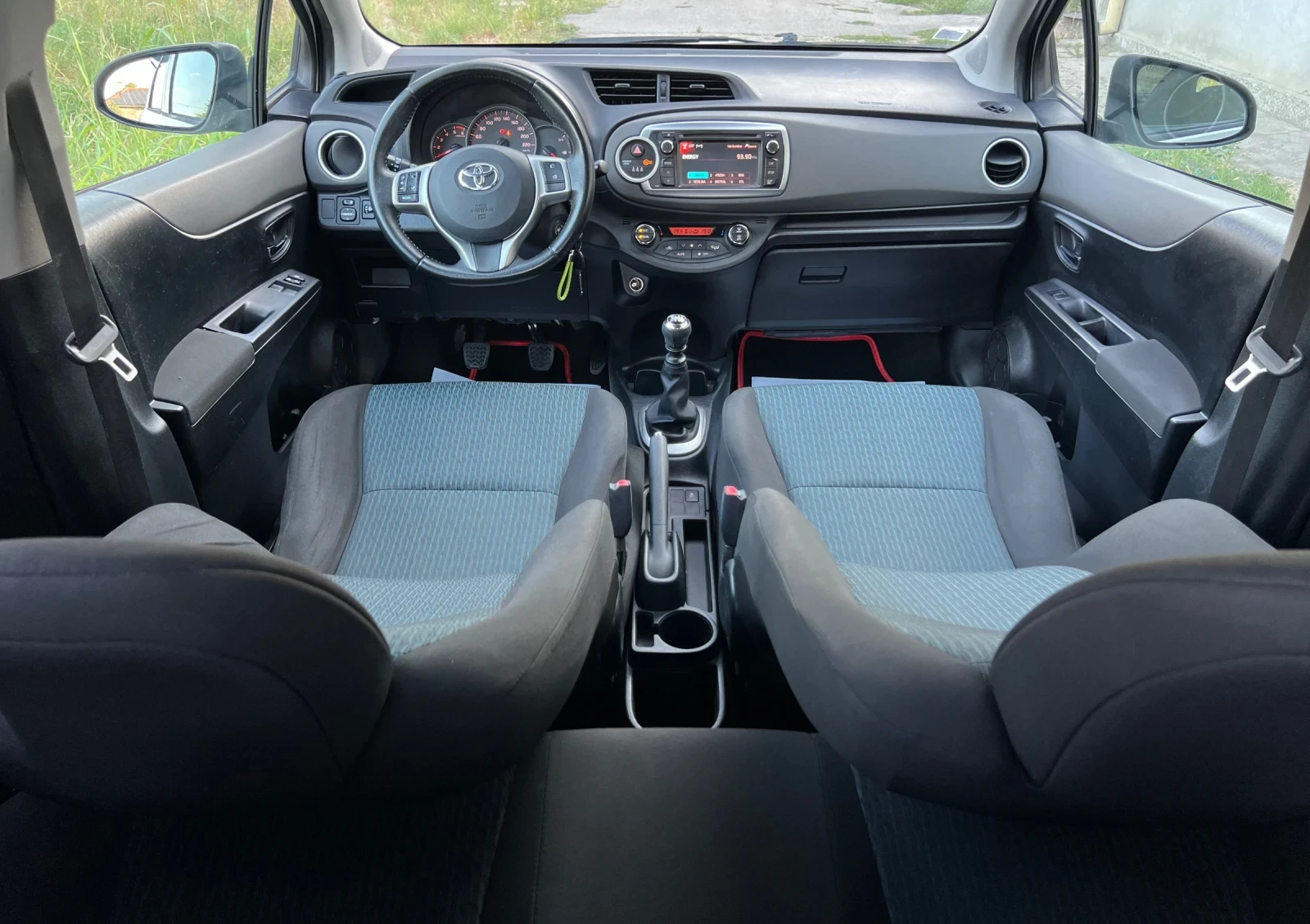Toyota Yaris 1.4 D4D KAMERA 6ск., снимка 14 - Автомобили и джипове - 55931550