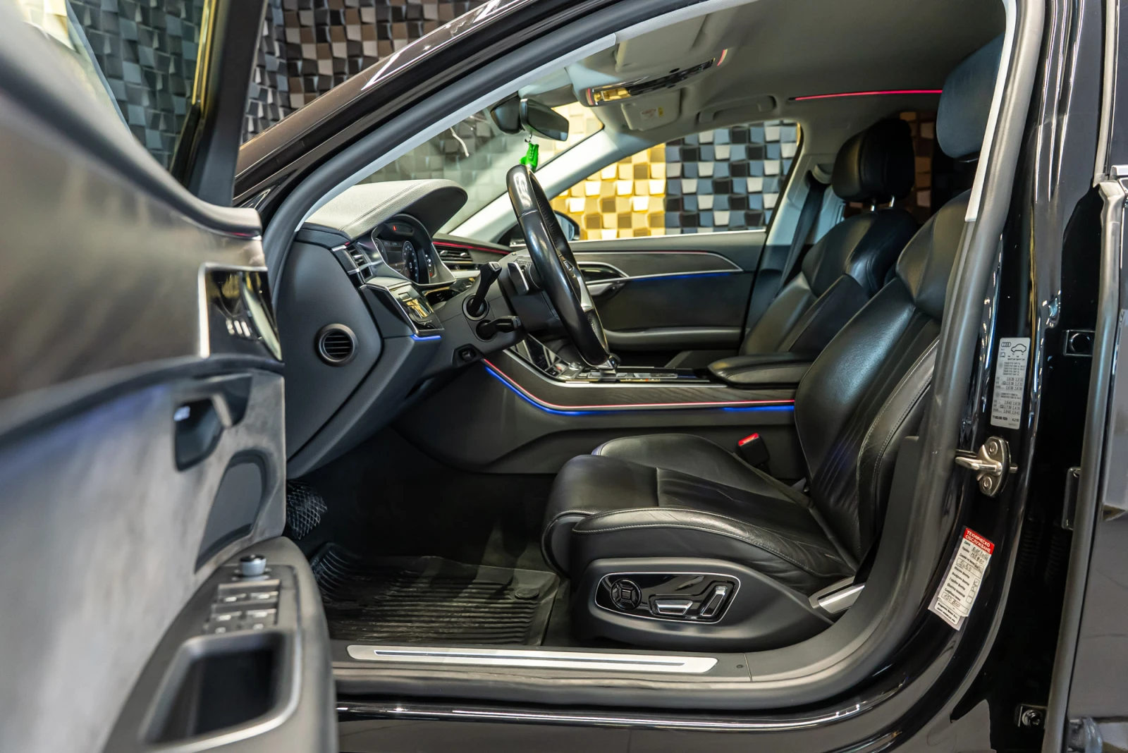 Audi A8 50 TDI Quattro, снимка 9 - Автомобили и джипове - 56112607