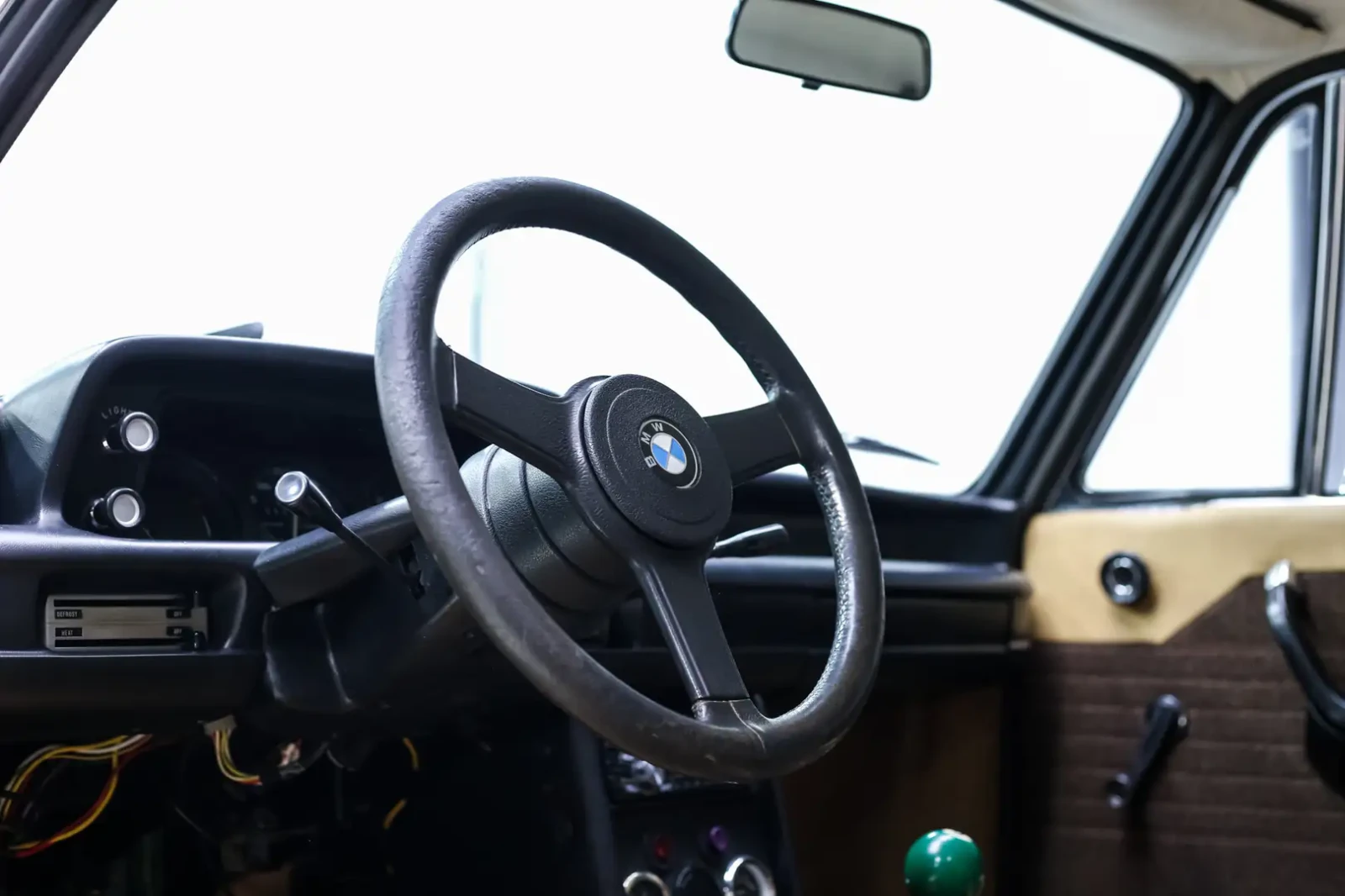 BMW 2002 * 2.0L 125HP * Фиксирана цена до България * , снимка 9 - Автомобили и джипове - 56214260