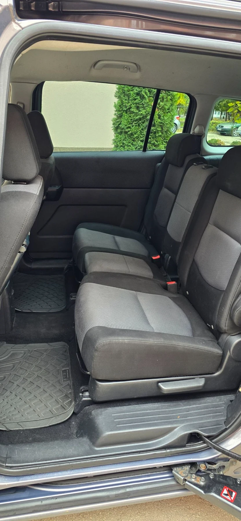 Mazda 5 1.8i, 7местен, снимка 10 - Автомобили и джипове - 56465085