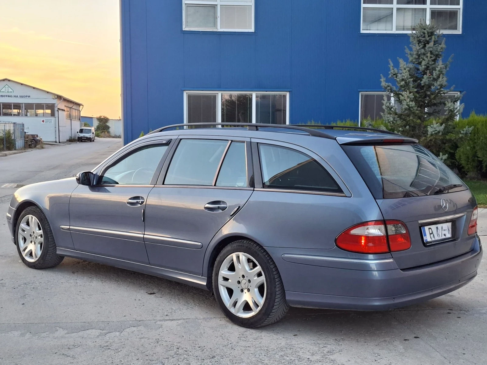Mercedes-Benz E 320 цди-редови, снимка 3 - Автомобили и джипове - 56717841