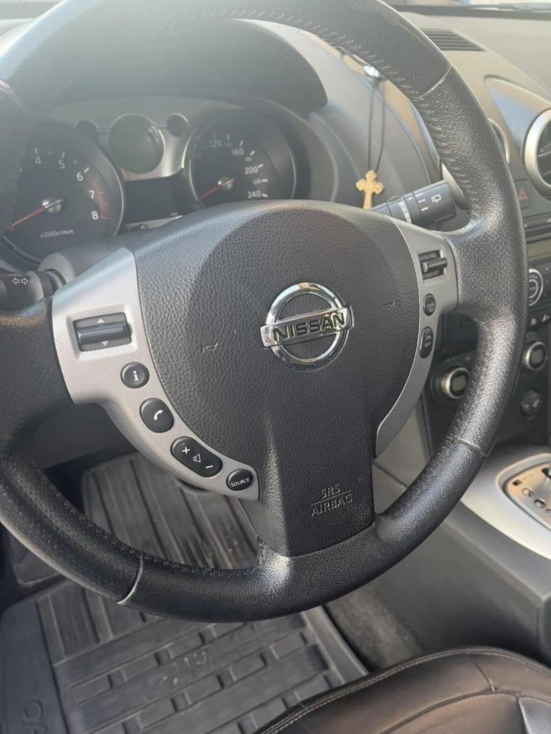 Nissan Qashqai 2.0 бензин, снимка 7 - Автомобили и джипове - 47089105