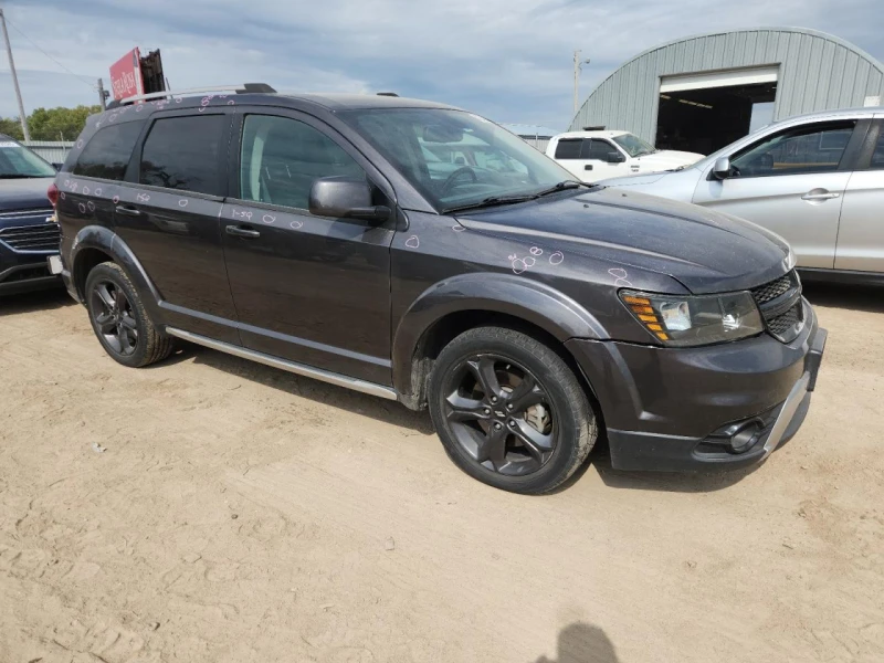 Dodge Journey 2.4 CROSSROAD, снимка 5 - Автомобили и джипове - 52747750