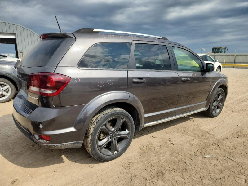 Dodge Journey 2.4 CROSSROAD, снимка 4 - Автомобили и джипове - 52747750