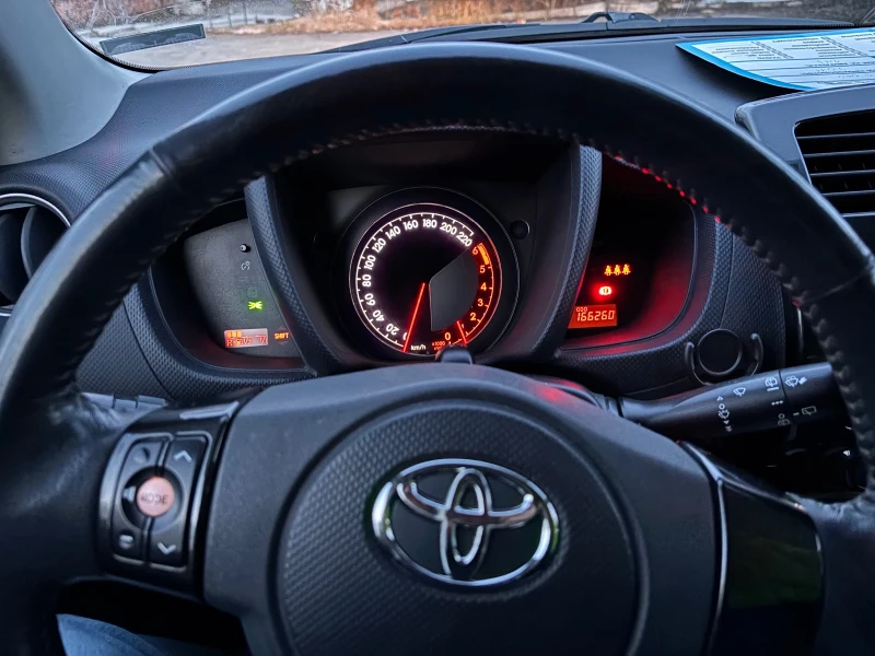 Toyota Urban Cruiser 1.4D 4x4, снимка 11 - Автомобили и джипове - 53167618