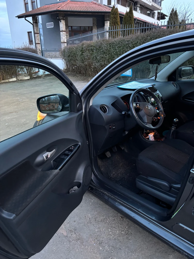 Toyota Urban Cruiser 1.4D 4x4, снимка 9 - Автомобили и джипове - 53167618