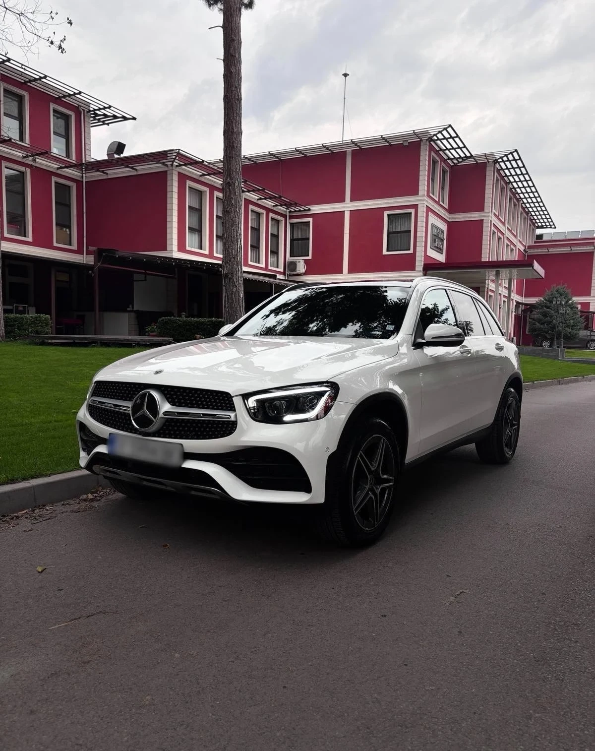 Mercedes-Benz GLC 300 * AMG* 4MATIC* DIGITAL* 360* BURMESTER *  - изображение 2