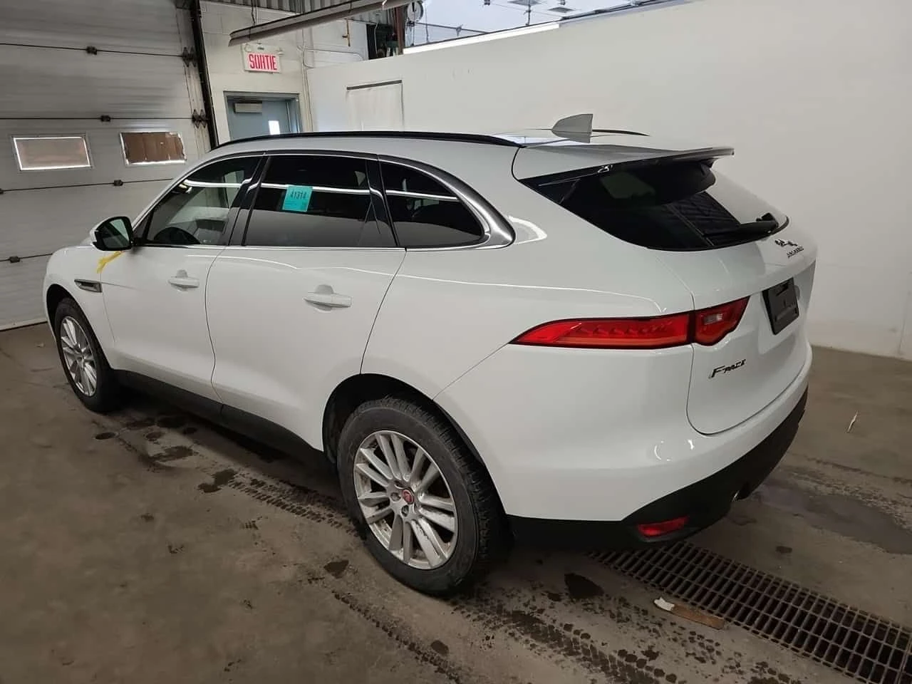 Jaguar F-PACE * 35T PRESTIGE * CARFAX * ЦЕНА ДО БГ, снимка 4 - Автомобили и джипове - 54045452