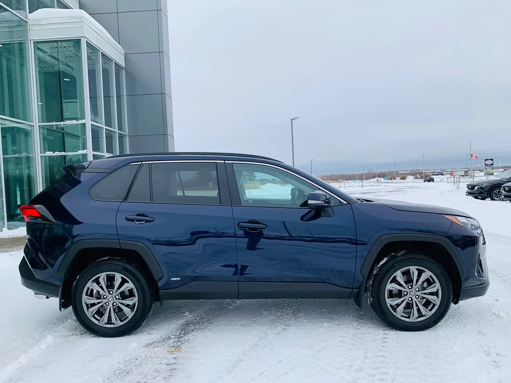 Toyota Rav4 XLE AWD, снимка 4 - Автомобили и джипове - 54226981