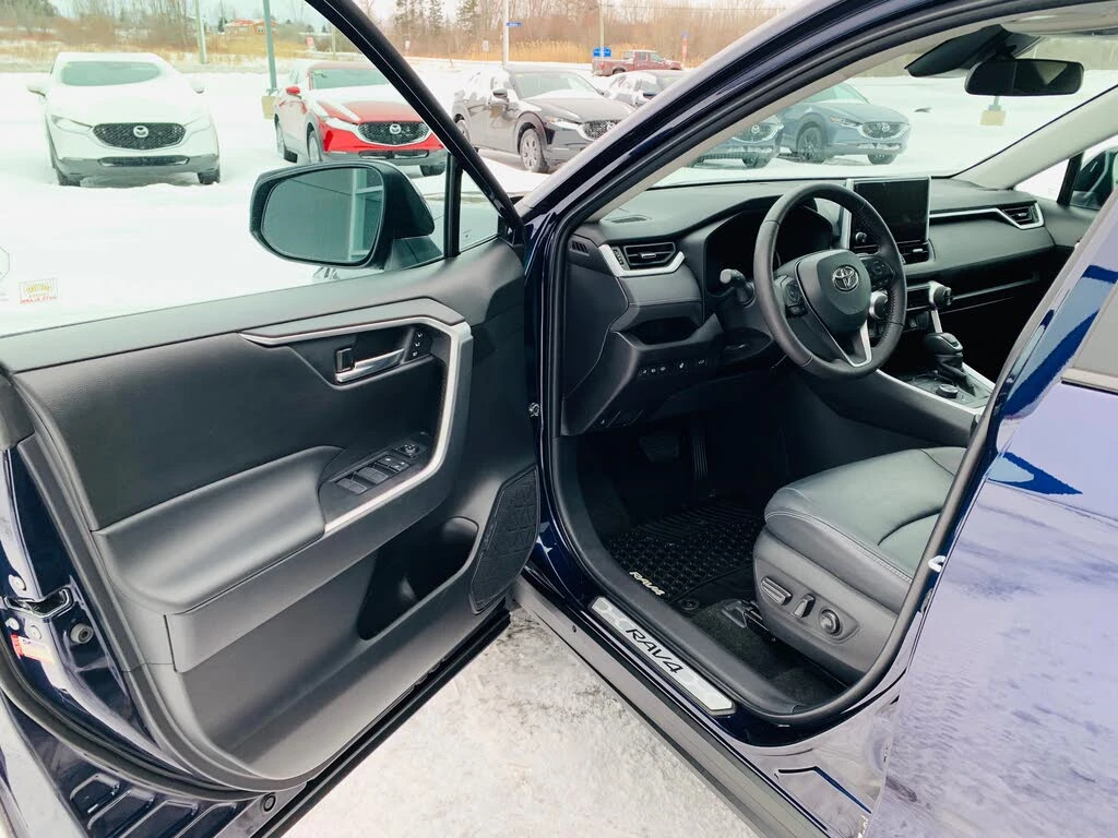 Toyota Rav4 XLE AWD, снимка 13 - Автомобили и джипове - 54226981