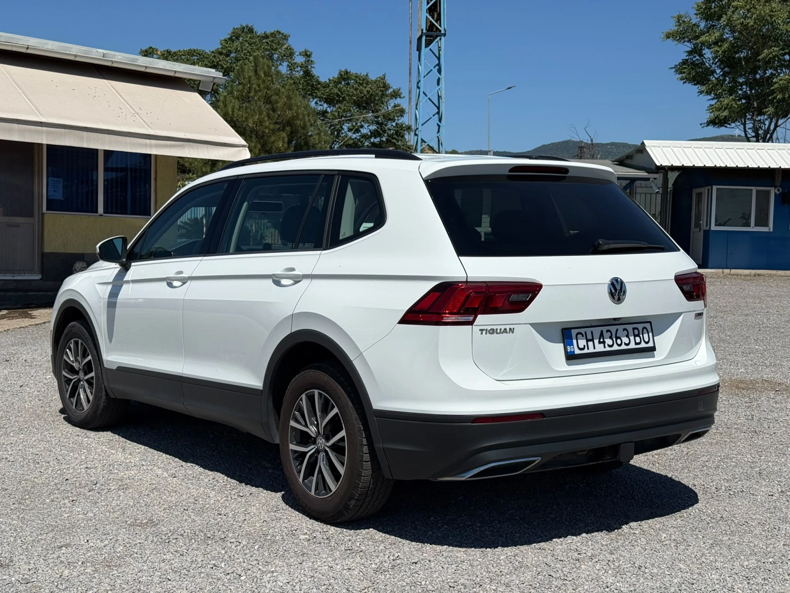 VW Tiguan 2, 0TSi 4х4 71.х.КМ АВТОМАТИК ТЕГЛИЧ, снимка 7 - Автомобили и джипове - 55168646