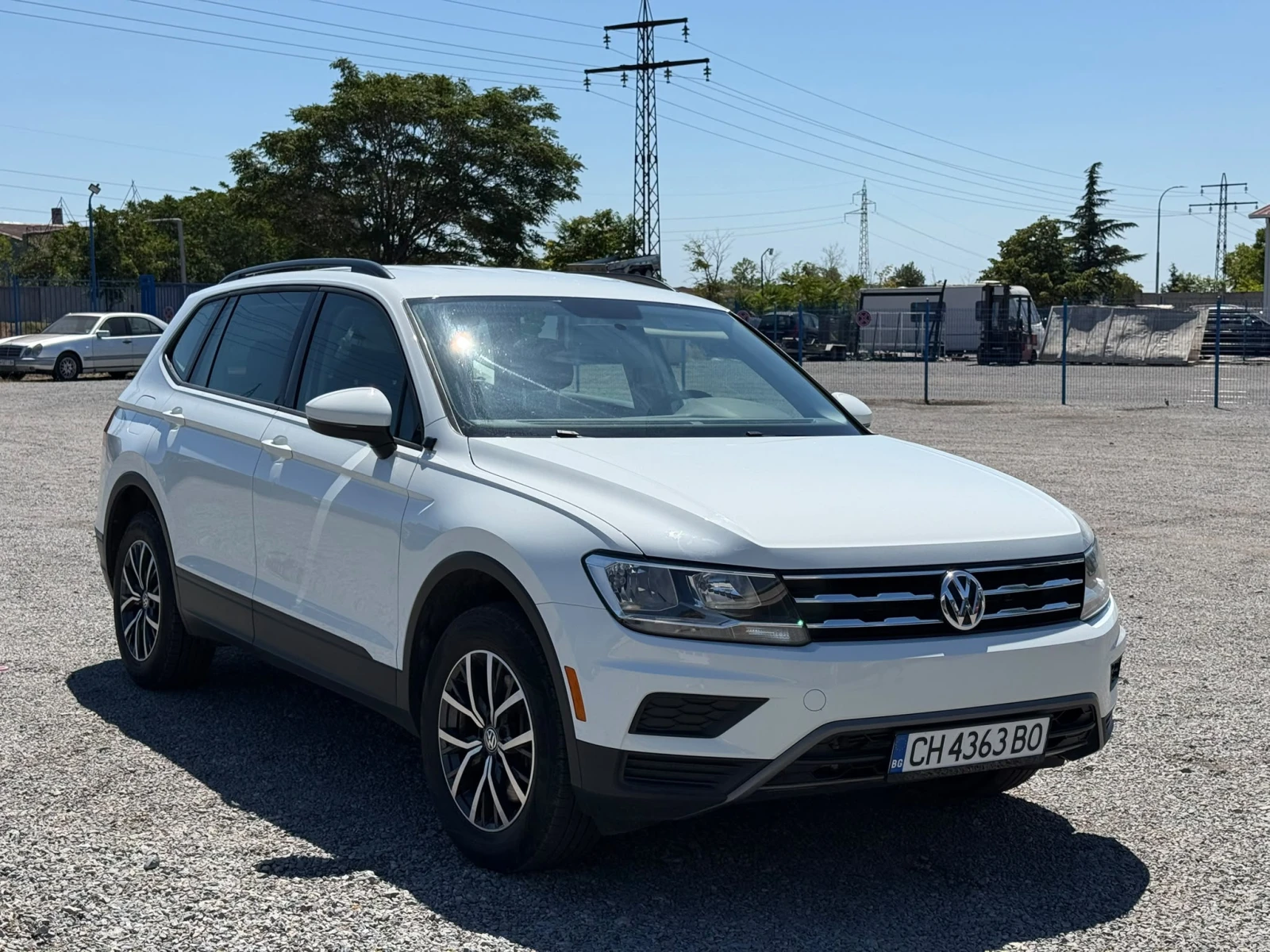 VW Tiguan 2, 0TSi 4х4 71.х.КМ АВТОМАТИК ТЕГЛИЧ, снимка 3 - Автомобили и джипове - 55168646