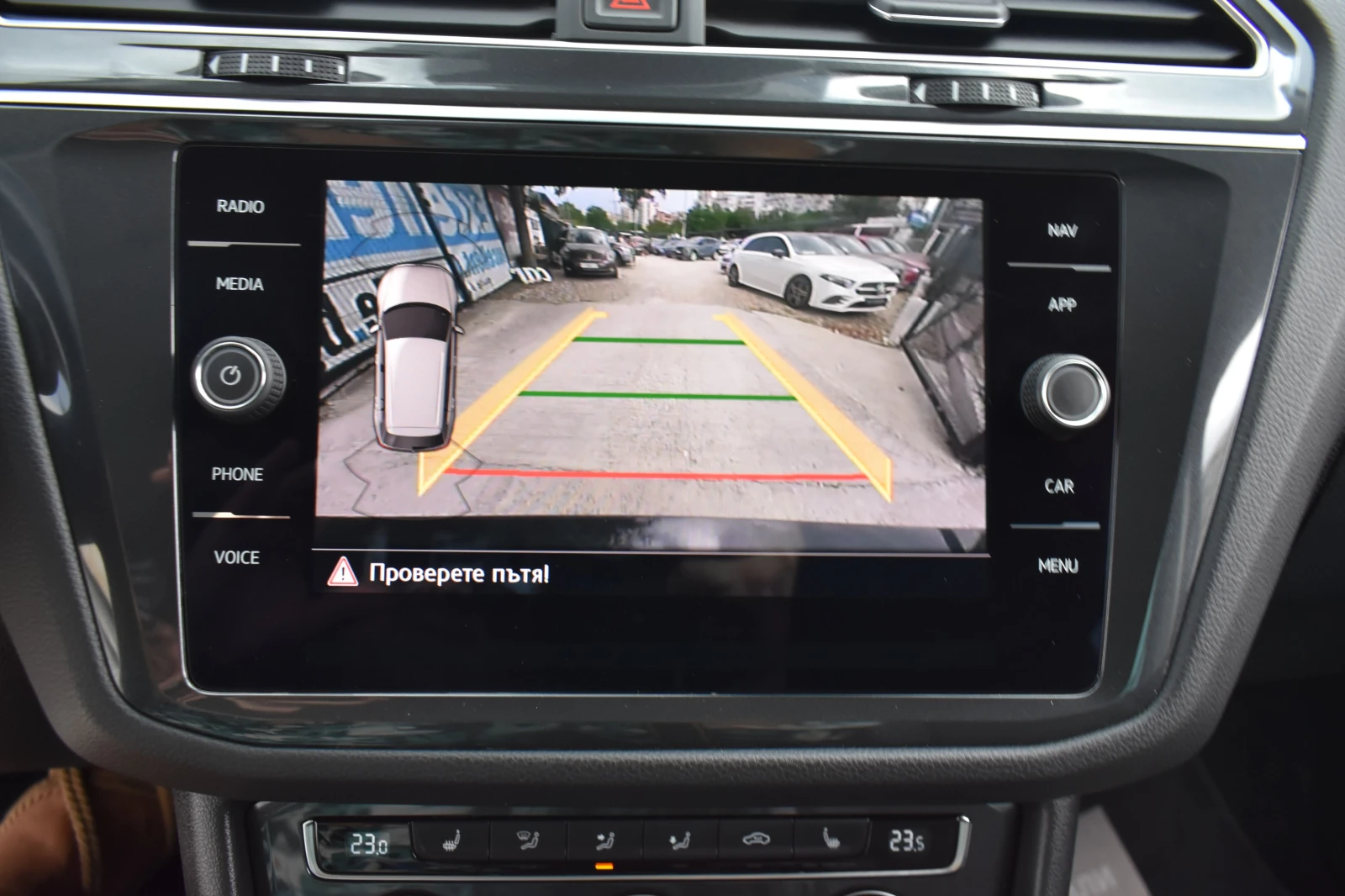 VW Tiguan 2.0ТDI* 4MOTION* SWISS, снимка 16 - Автомобили и джипове - 55627511