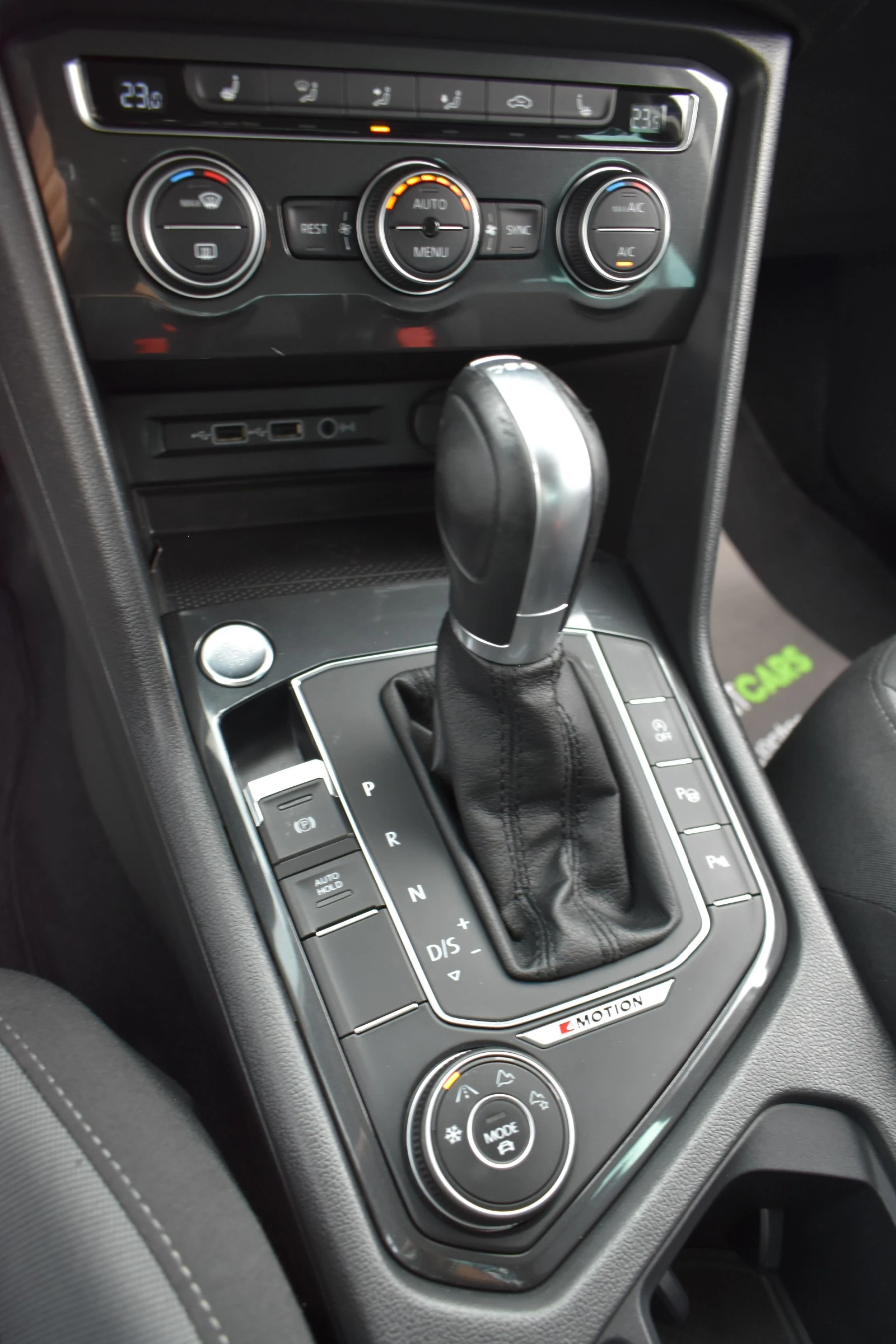 VW Tiguan 2.0ТDI* 4MOTION* SWISS, снимка 15 - Автомобили и джипове - 55627511