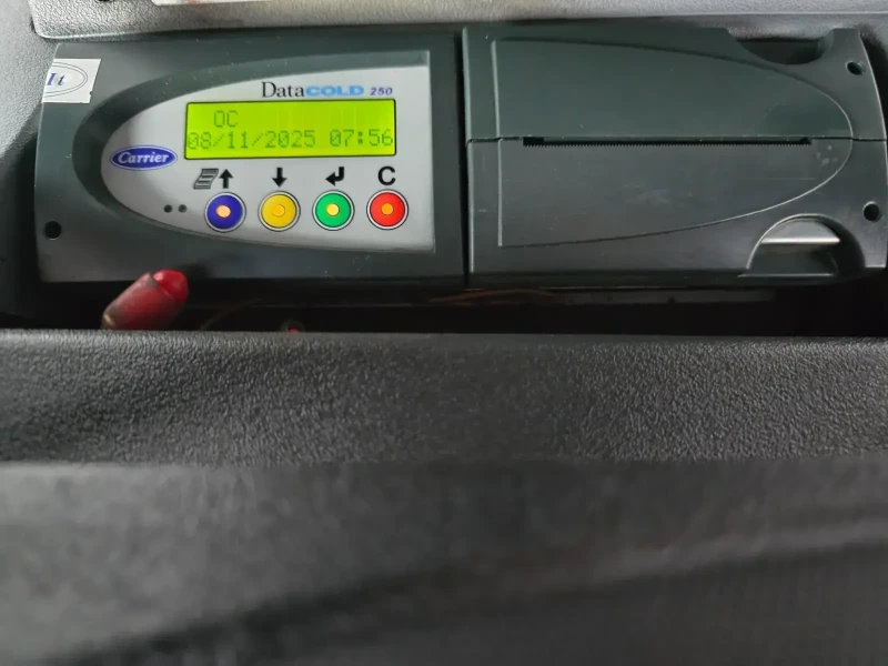 Iveco 60с15 Хладилен!! Падащ борд!!, снимка 14 - Бусове и автобуси - 52352929