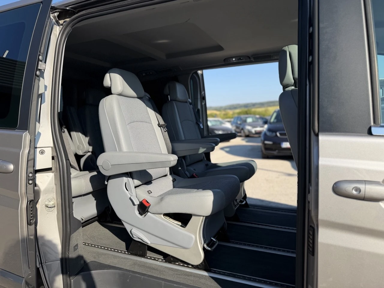 Mercedes-Benz Viano 2.2CDI FACELIFT NAVI, снимка 13 - Бусове и автобуси - 55743212