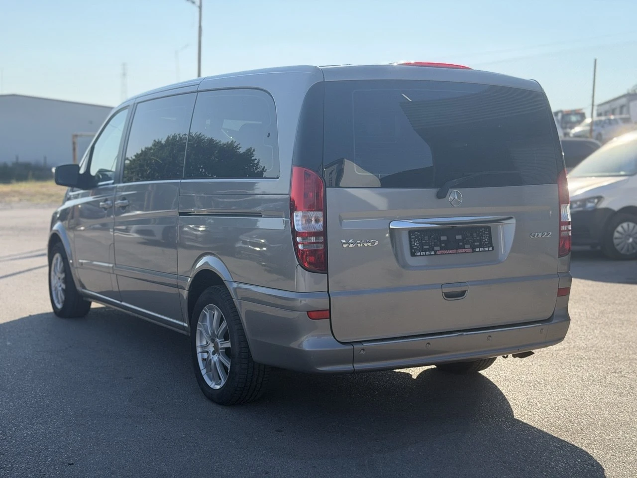 Mercedes-Benz Viano 2.2CDI FACELIFT NAVI, снимка 4 - Бусове и автобуси - 55743212