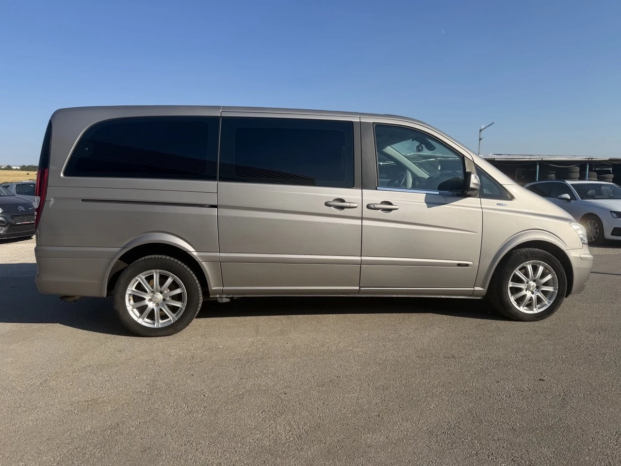 Mercedes-Benz Viano 2.2CDI FACELIFT NAVI, снимка 7 - Бусове и автобуси - 55743212