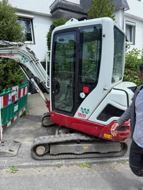      Takeuchi Tb225