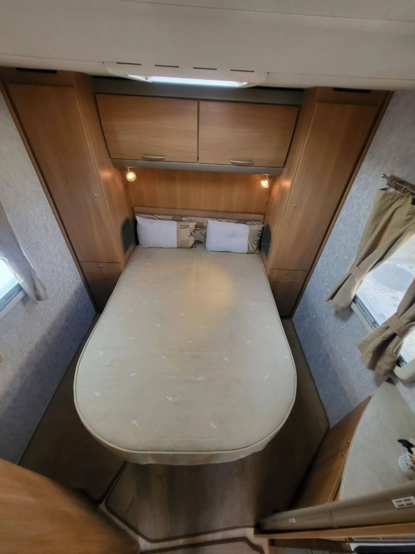 �������� Challenger Swift | Mobile.bg � ����������� 12