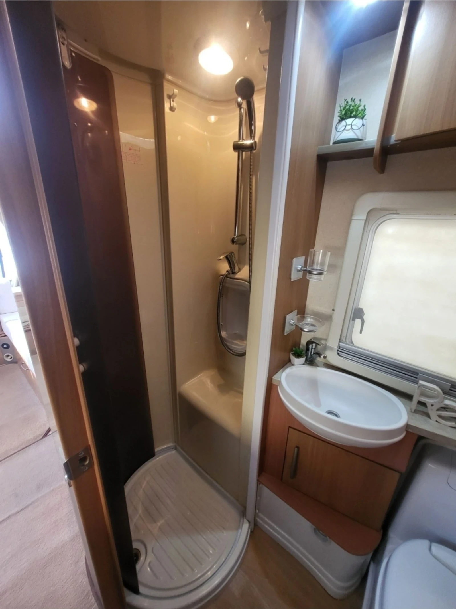 �������� Challenger Swift | Mobile.bg � ����������� 16