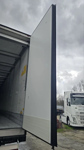 Полуремарке Schmitz SCHMITZ агрегат / 3400 мото часа/ 2.60 височина, снимка 9
