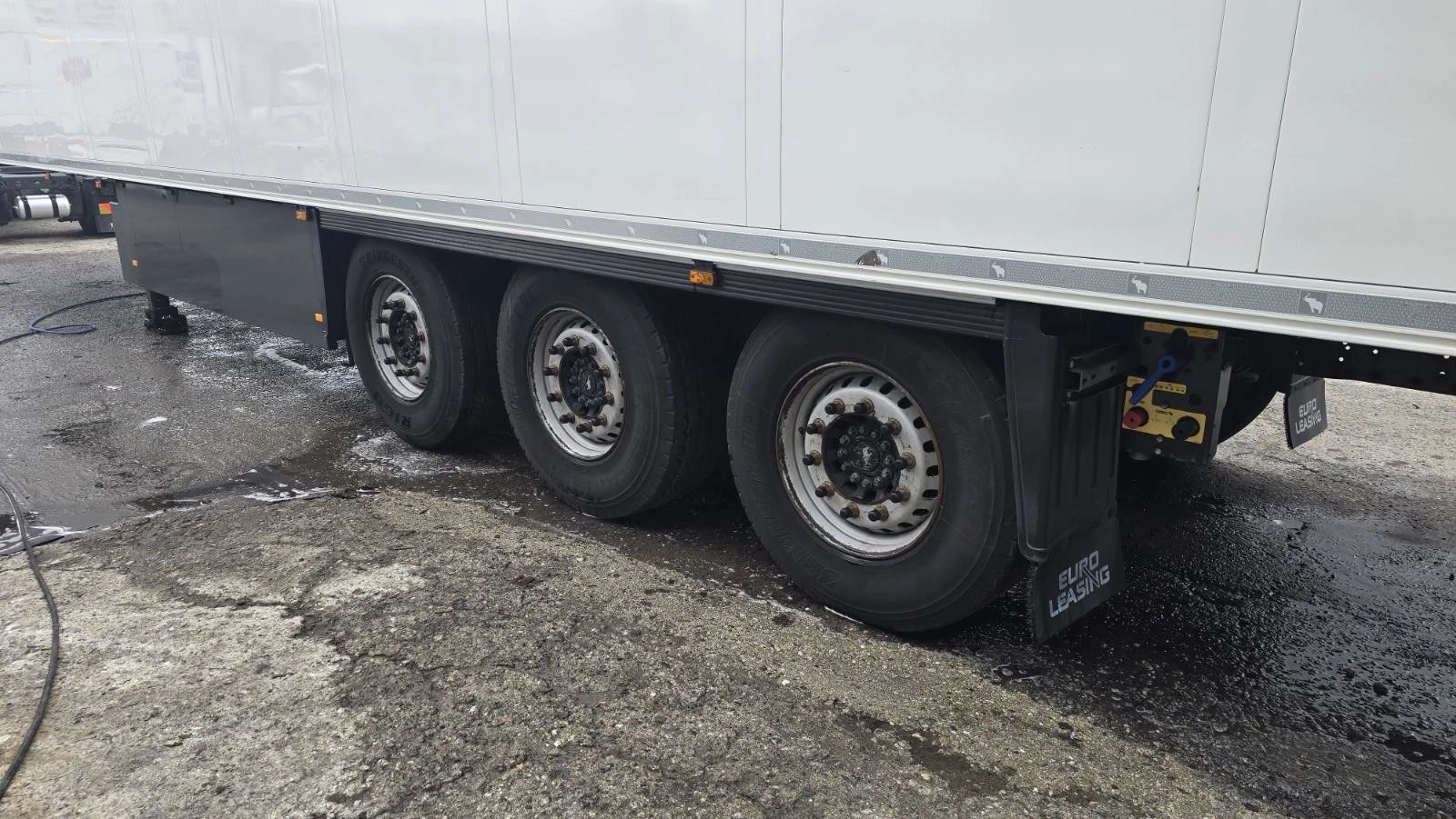 Полуремарке Schmitz SCHMITZ агрегат / 3400 мото часа/ 2.60 височина, снимка 12 - Ремаркета - 54103189