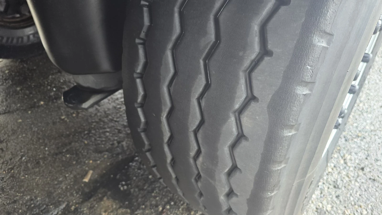 Полуремарке Schmitz SCHMITZ агрегат / 3400 мото часа/ 2.60 височина, снимка 14 - Ремаркета - 54103189