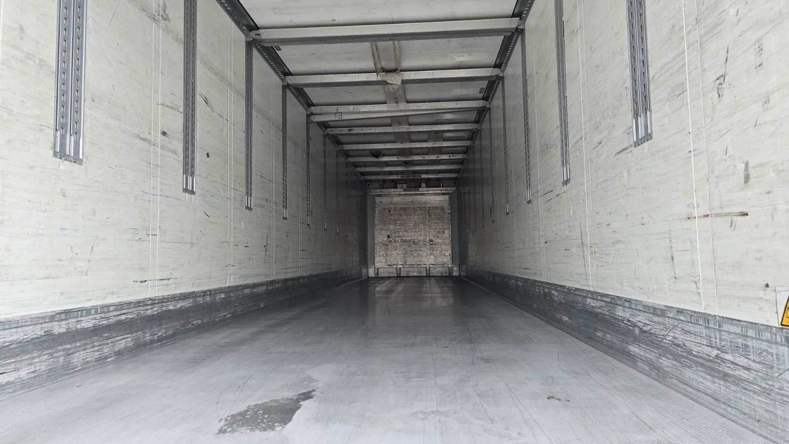 Полуремарке Schmitz SCHMITZ агрегат / 3400 мото часа/ 2.60 височина, снимка 11 - Ремаркета - 54103189