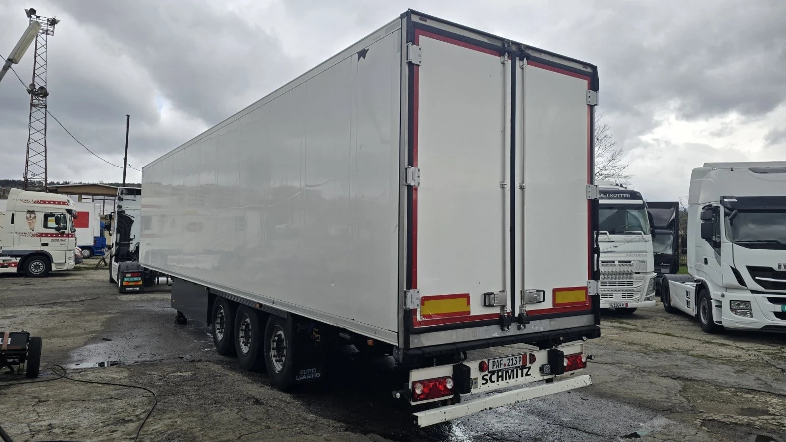 Полуремарке Schmitz SCHMITZ агрегат / 3400 мото часа/ 2.60 височина, снимка 7 - Ремаркета - 54103189