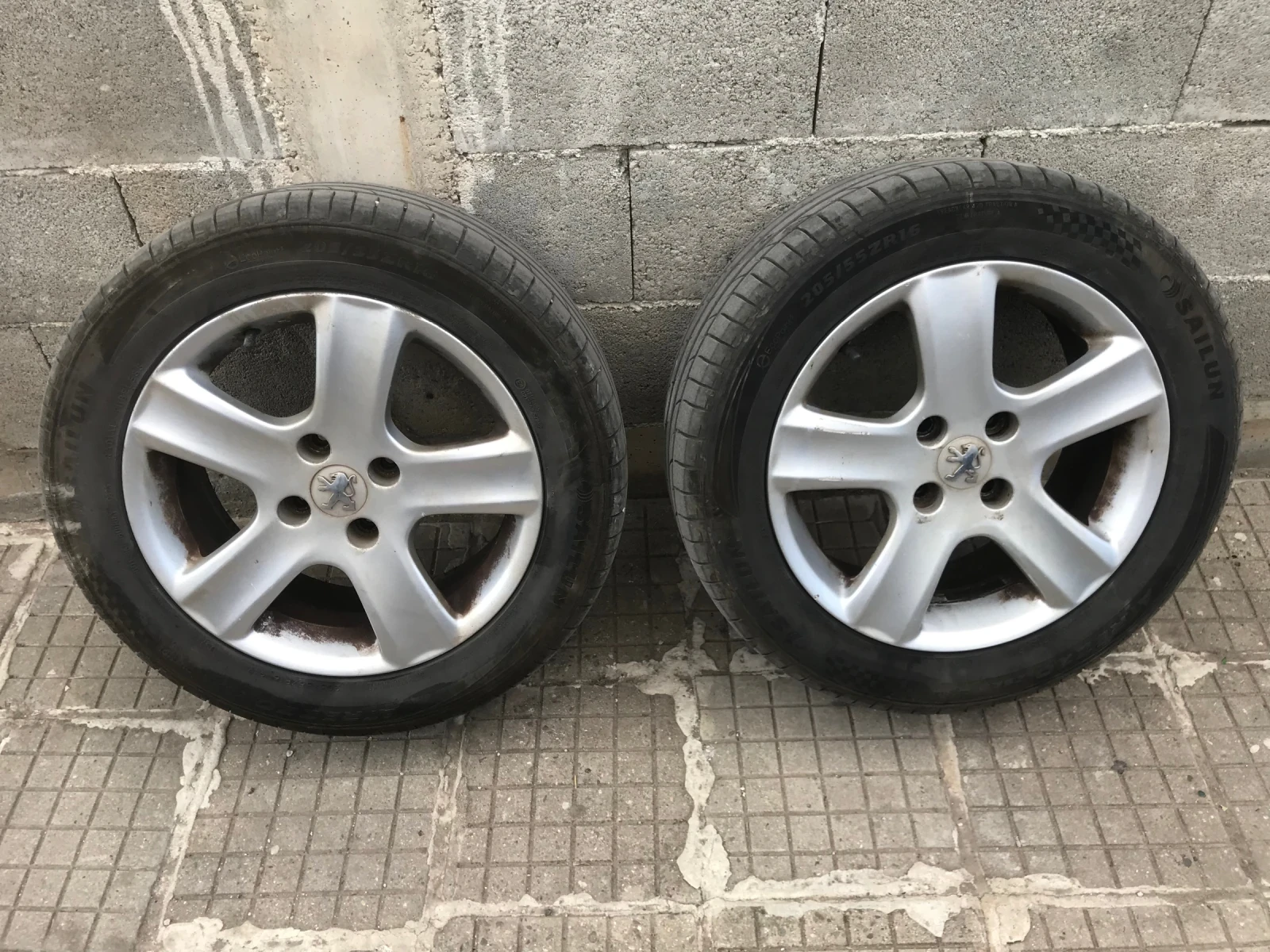 Гуми с джанти Sailun 205/55R16, снимка 2 - Гуми и джанти - 55666807