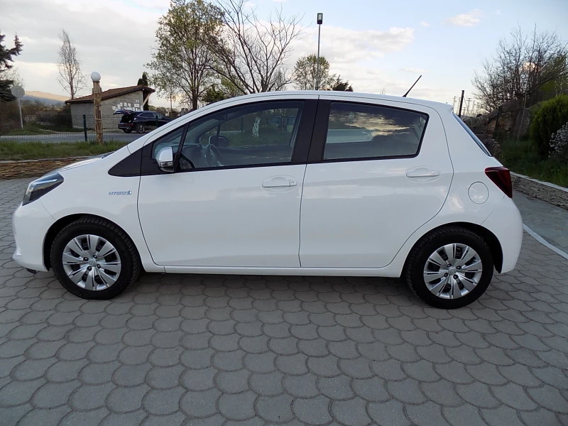 Toyota Yaris 1.5I HYBRID, снимка 8 - Автомобили и джипове - 45118691