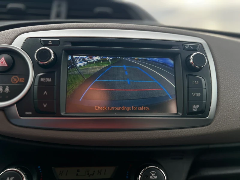 Toyota Yaris NAVI 6 speed, снимка 12 - Автомобили и джипове - 49769325