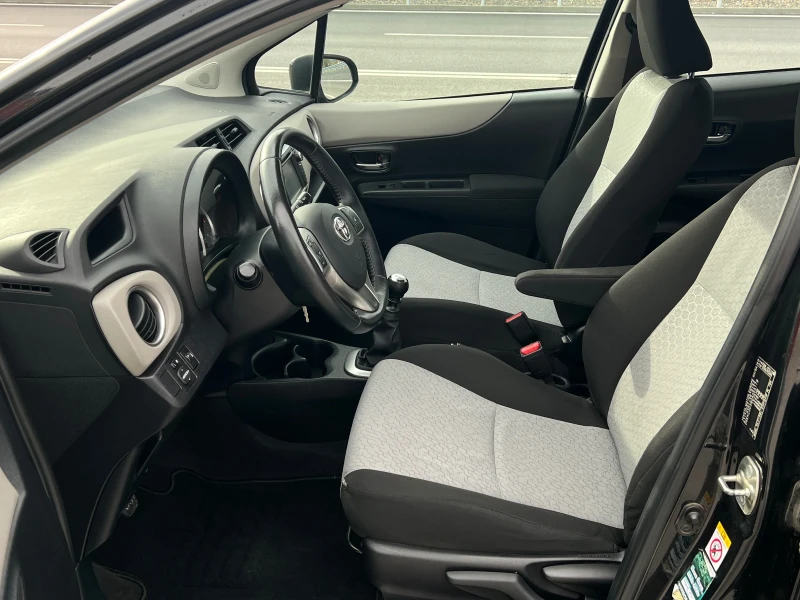 Toyota Yaris NAVI 6 speed, снимка 5 - Автомобили и джипове - 49769325
