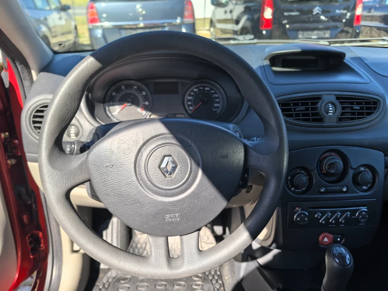 Renault Clio 1.2i Перфектно състояние!!! , снимка 6 - Автомобили и джипове - 51793268
