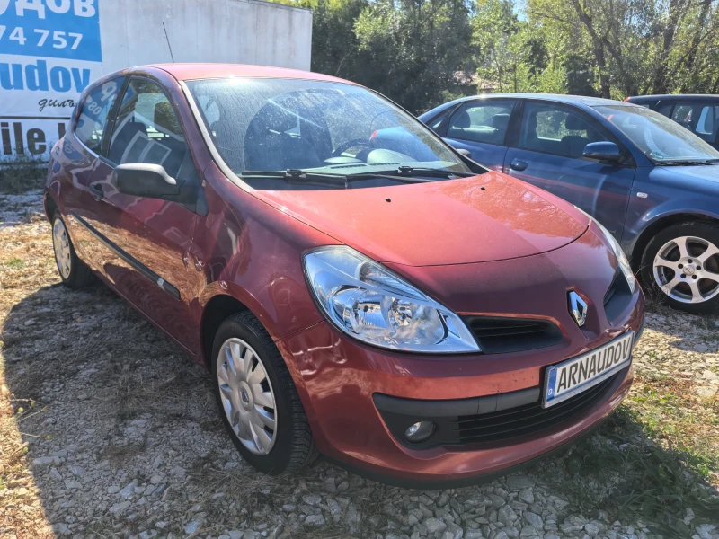 Renault Clio 1.2i Перфектно състояние!!! , снимка 2 - Автомобили и джипове - 51793268