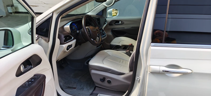 Chrysler Pacifica 3.6 V6 Touring L, снимка 7 - Автомобили и джипове - 52230197