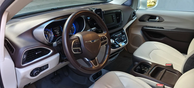 Chrysler Pacifica 3.6 V6 Touring L, снимка 9 - Автомобили и джипове - 52230197